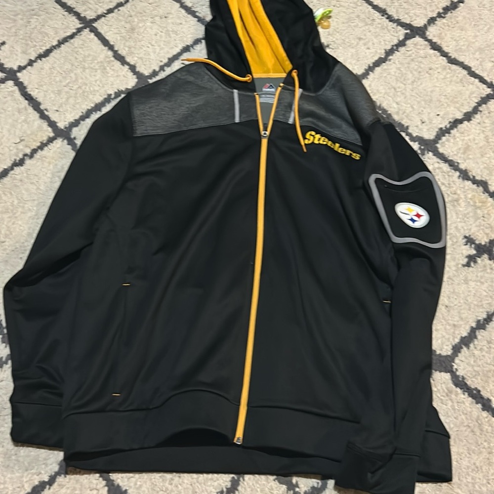 Never worn . NWOT STEELERS zip up